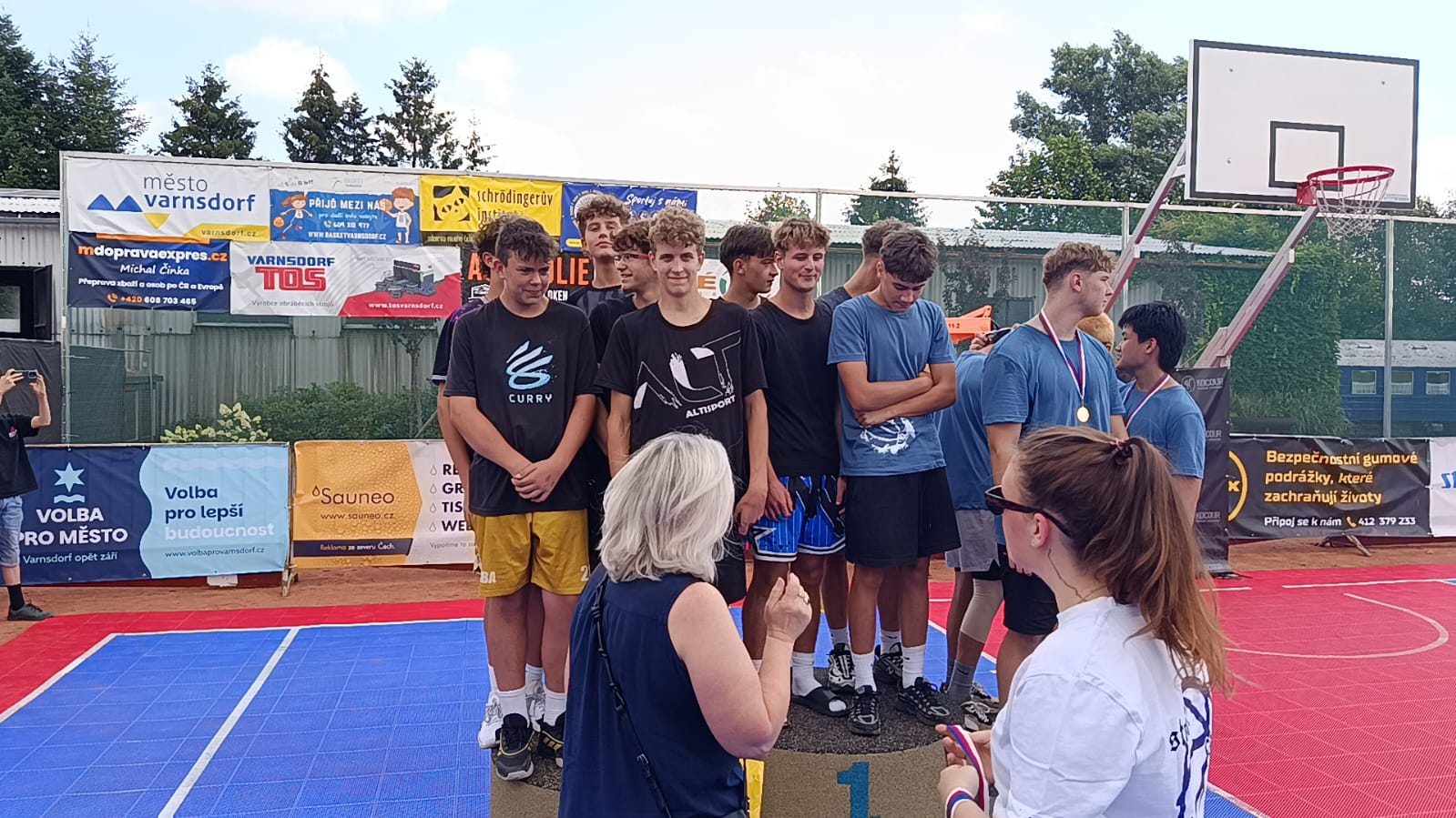 Osobnosti poznávají Apex