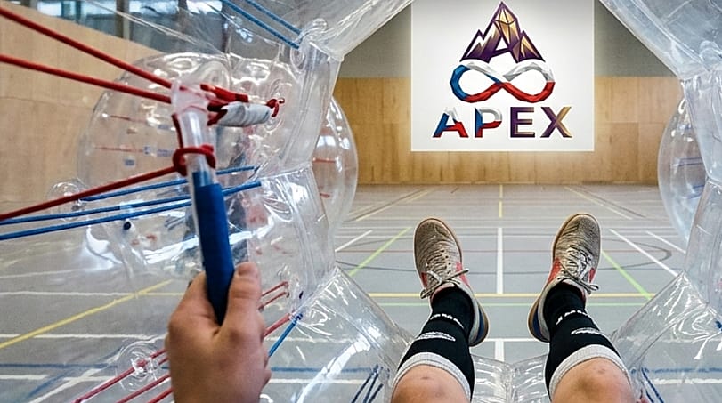 Pohled zevnitř bubliny Apex Sports Academy